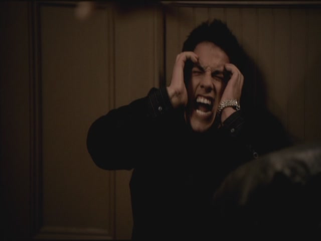 VampireDiariesWorld-dot-org-S3TVD_3x09Homecoming1426.jpg