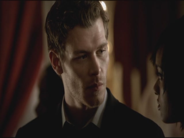VampireDiariesWorld-dot-org-S3TVD_3x09Homecoming1471.jpg
