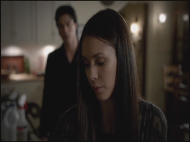VampireDiariesWorld-dot-org-S3TVD_3x10TheNewDeal1939.jpg