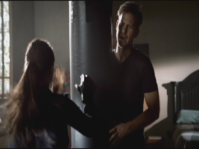 VampireDiariesWorld-dot-org-S3TVD_3x11OurTown0057.jpg