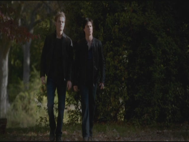 VampireDiariesWorld-dot-org-S3TVD_3x11OurTown0136.jpg