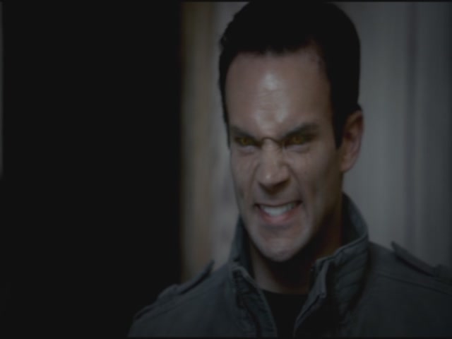 VampireDiariesWorld-dot-org-S3TVD_3x11OurTown0167.jpg