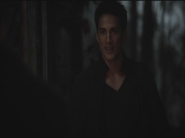 VampireDiariesWorld-dot-org-S3TVD_3x11OurTown1327.jpg