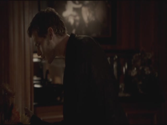 VampireDiariesWorld-dot-org-S3TVD_3x11OurTown1528.jpg
