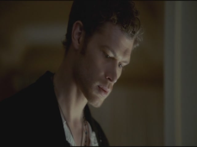 VampireDiariesWorld-dot-org-S3TVD_3x11OurTown1818.jpg
