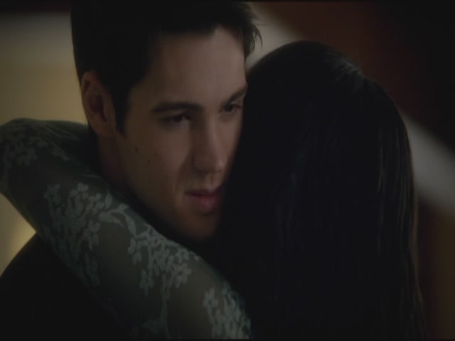 VampireDiariesWorld-dot-org-S3TVD_3x11OurTown2072.jpg