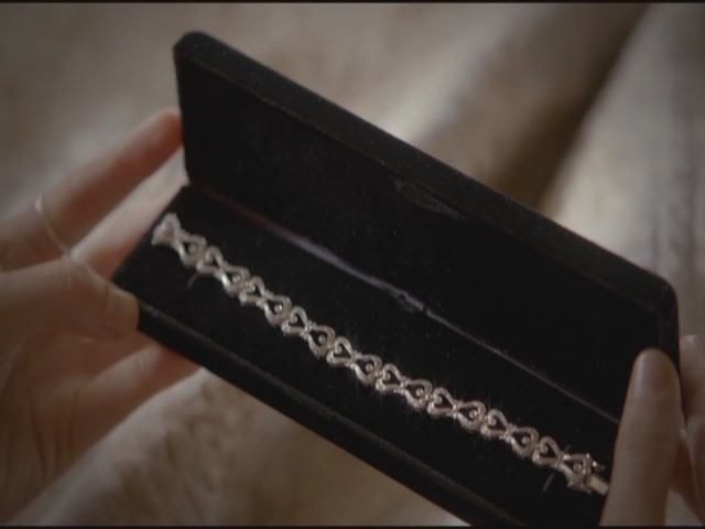 VampireDiariesWorld-dot-org-S3TVD_3x11OurTown2134.jpg