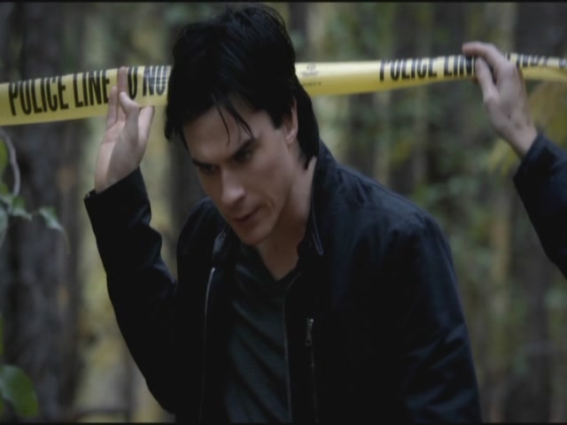 VampireDiariesWorld-dot-org-S3TVD_3x11OurTown2264.jpg