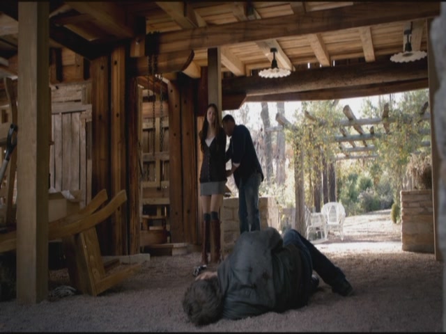 VampireDiariesWorld-dot-org-S3TVD_3x12TheTiesThatBind1349.jpg VampireDiariesWorld-dot-org-S3TVD_3x12TheTiesThatBind1349.jpg