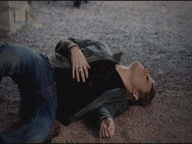 VampireDiariesWorld-dot-org-S3TVD_3x12TheTiesThatBind1352.jpg VampireDiariesWorld-dot-org-S3TVD_3x12TheTiesThatBind1352.jpg