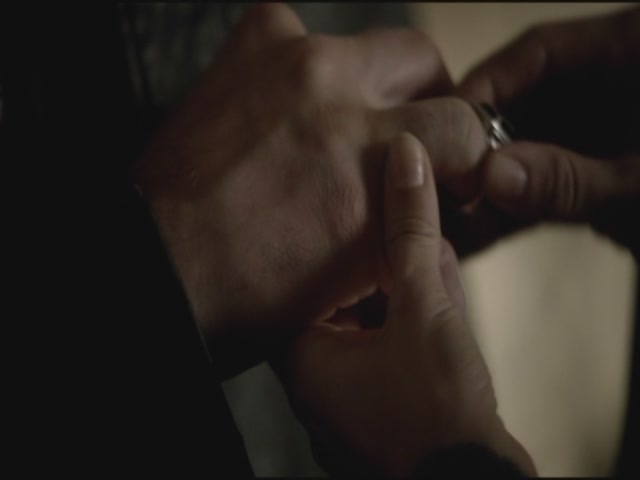 VampireDiariesWorld-dot-org-S3TVD_3x12TheTiesThatBind2144.jpg VampireDiariesWorld-dot-org-S3TVD_3x12TheTiesThatBind2144.jpg