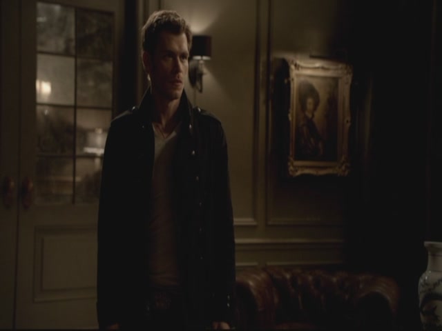 VampireDiariesWorld-dot-org-S3TVD_3x13BringingOutTheDead0002.jpg