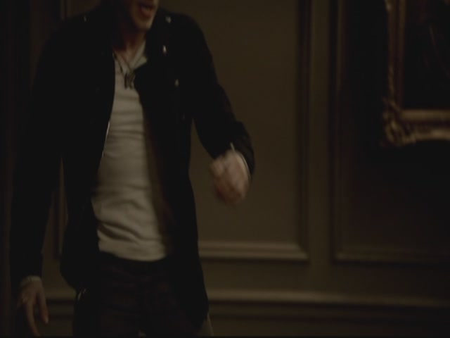 VampireDiariesWorld-dot-org-S3TVD_3x13BringingOutTheDead0019.jpg