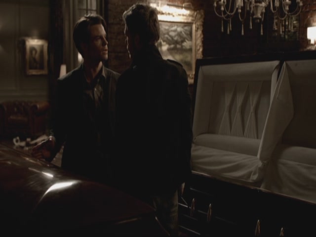 VampireDiariesWorld-dot-org-S3TVD_3x13BringingOutTheDead0054.jpg