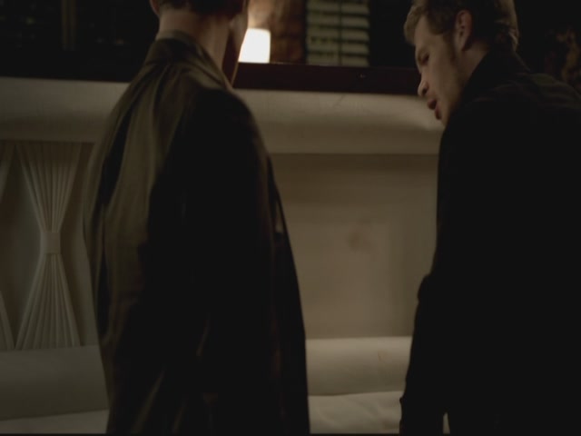 VampireDiariesWorld-dot-org-S3TVD_3x13BringingOutTheDead0093.jpg