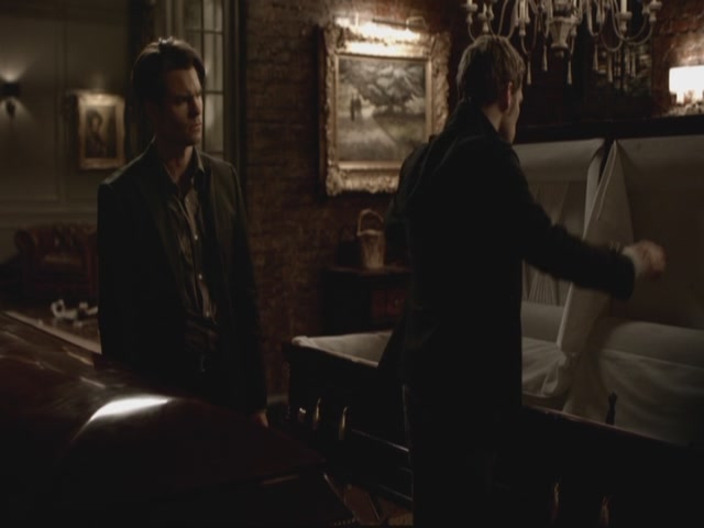 VampireDiariesWorld-dot-org-S3TVD_3x13BringingOutTheDead0114.jpg