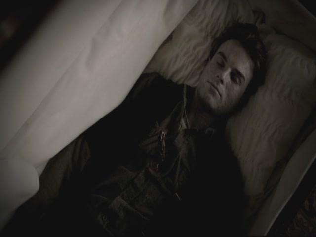 VampireDiariesWorld-dot-org-S3TVD_3x13BringingOutTheDead0115.jpg