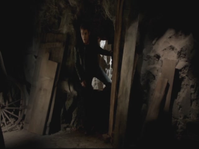 VampireDiariesWorld-dot-org-S3TVD_3x13BringingOutTheDead0346.jpg