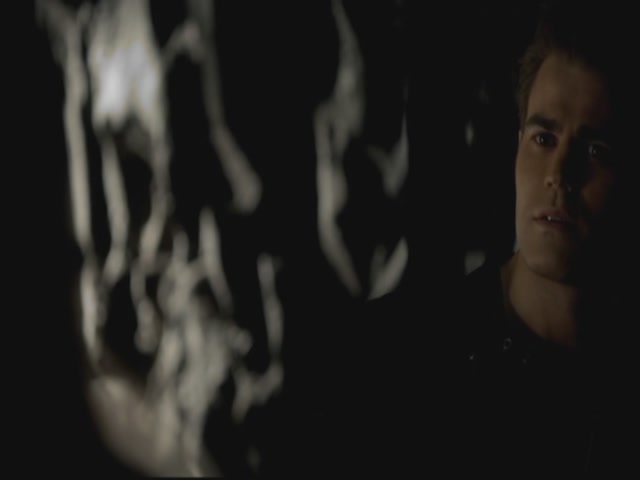 VampireDiariesWorld-dot-org-S3TVD_3x13BringingOutTheDead0363.jpg