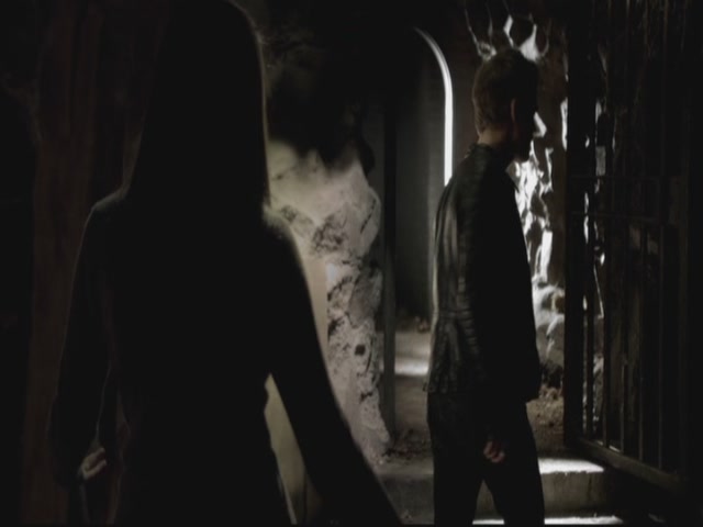 VampireDiariesWorld-dot-org-S3TVD_3x13BringingOutTheDead0371.jpg