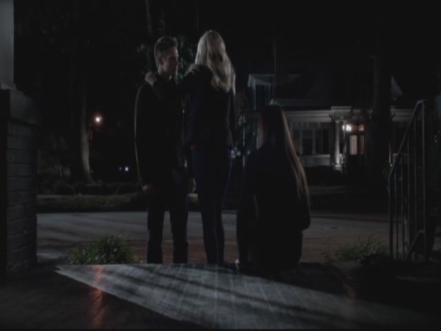 VampireDiariesWorld-dot-org-S3TVD_3x13BringingOutTheDead1089.jpg
