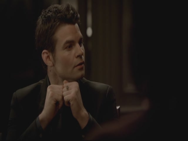 VampireDiariesWorld-dot-org-S3TVD_3x13BringingOutTheDead1106.jpg