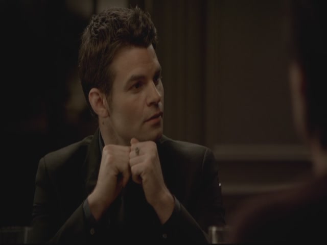 VampireDiariesWorld-dot-org-S3TVD_3x13BringingOutTheDead1108.jpg