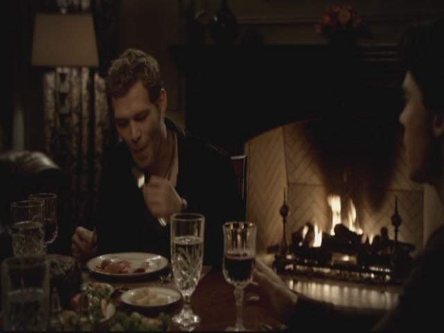 VampireDiariesWorld-dot-org-S3TVD_3x13BringingOutTheDead1119.jpg