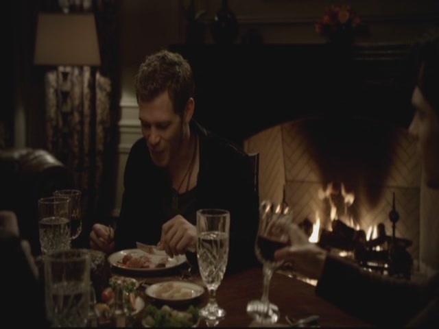 VampireDiariesWorld-dot-org-S3TVD_3x13BringingOutTheDead1120.jpg