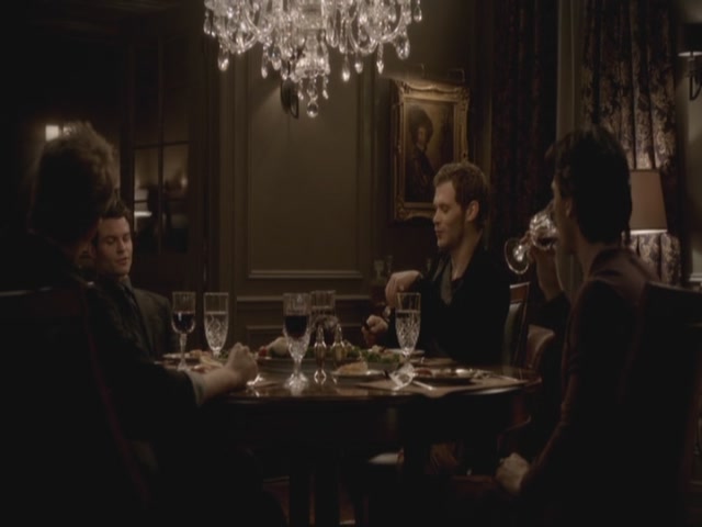 VampireDiariesWorld-dot-org-S3TVD_3x13BringingOutTheDead1147.jpg