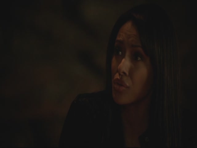 VampireDiariesWorld-dot-org-S3TVD_3x13BringingOutTheDead1251.jpg