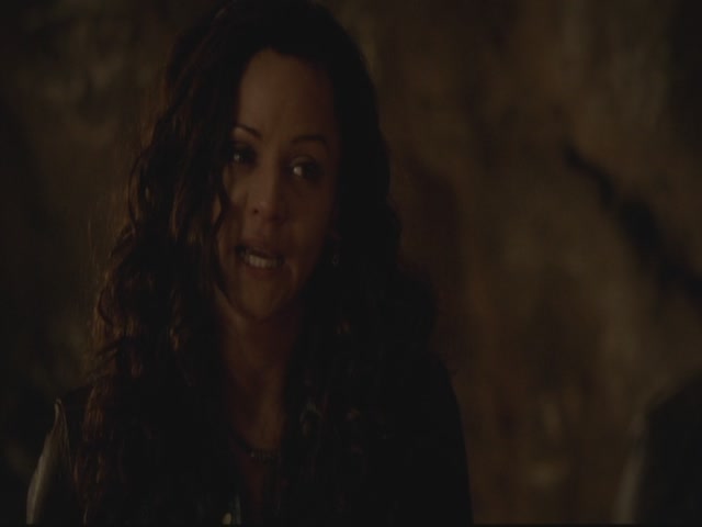 VampireDiariesWorld-dot-org-S3TVD_3x13BringingOutTheDead1284.jpg