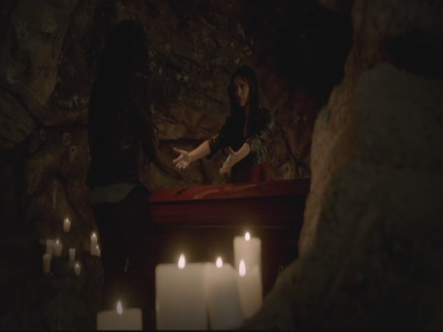 VampireDiariesWorld-dot-org-S3TVD_3x13BringingOutTheDead1299.jpg