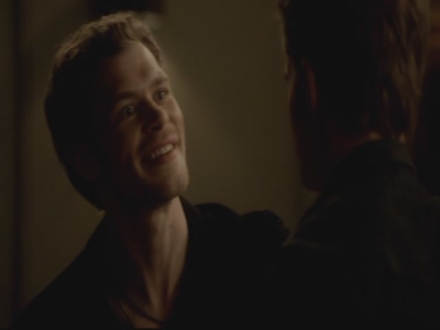 VampireDiariesWorld-dot-org-S3TVD_3x13BringingOutTheDead1918.jpg
