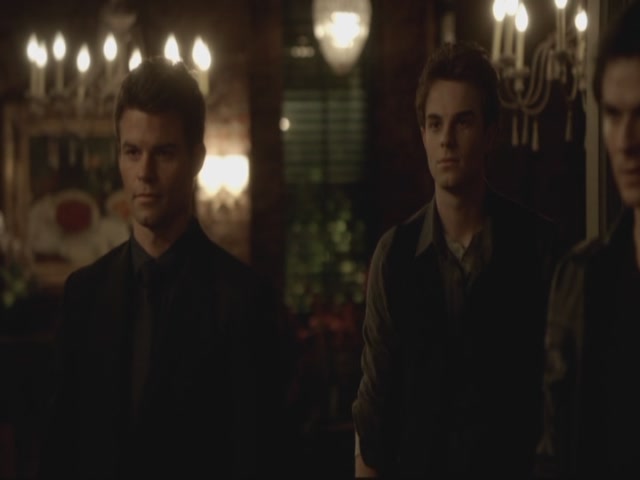 VampireDiariesWorld-dot-org-S3TVD_3x13BringingOutTheDead1940.jpg