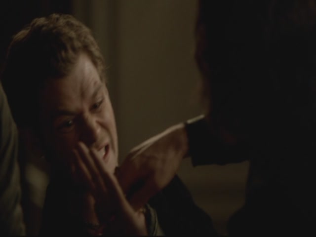 VampireDiariesWorld-dot-org-S3TVD_3x13BringingOutTheDead1948.jpg