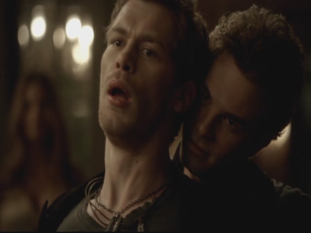 VampireDiariesWorld-dot-org-S3TVD_3x13BringingOutTheDead1964.jpg