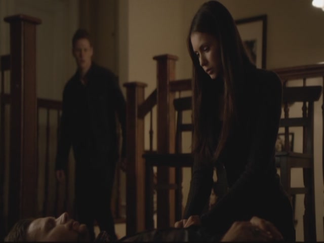 VampireDiariesWorld-dot-org-S3TVD_3x13BringingOutTheDead1995.jpg