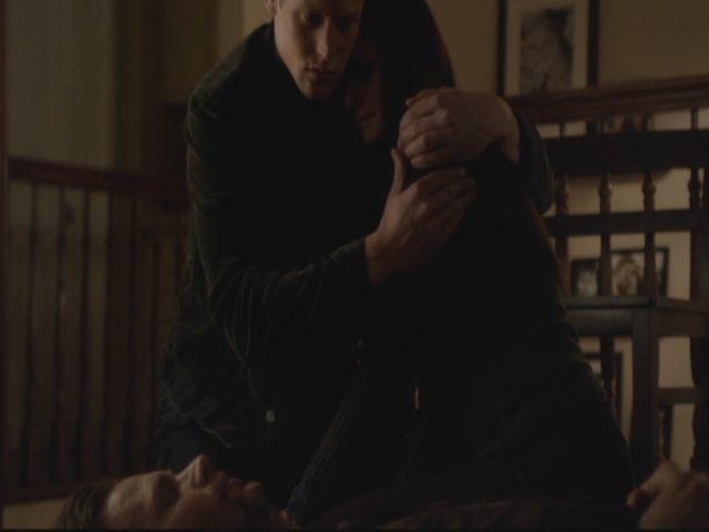 VampireDiariesWorld-dot-org-S3TVD_3x13BringingOutTheDead2035.jpg