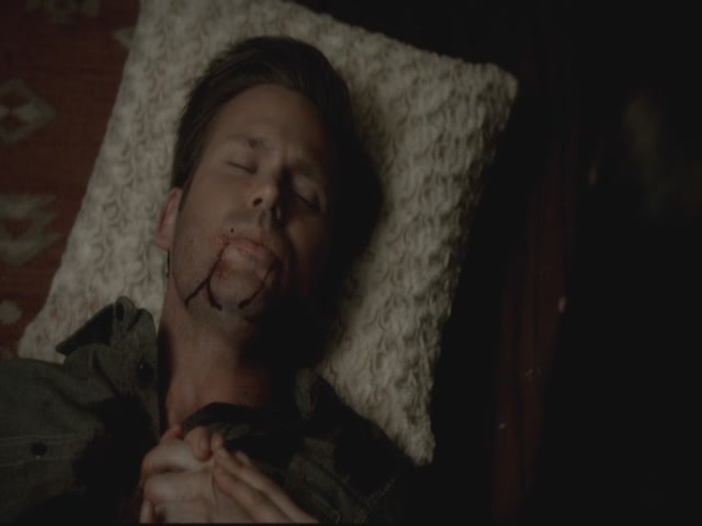 VampireDiariesWorld-dot-org-S3TVD_3x13BringingOutTheDead2127.jpg