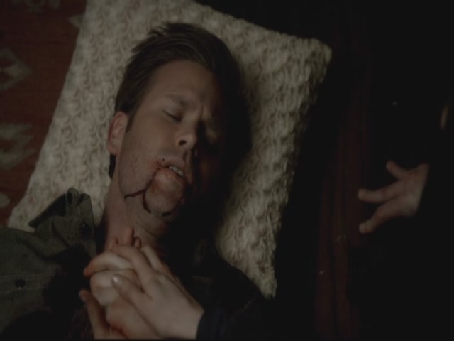 VampireDiariesWorld-dot-org-S3TVD_3x13BringingOutTheDead2128.jpg