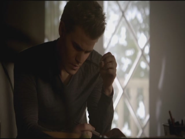 VampireDiariesWorld-dot-org-S3TVD_3x15AllMyChildren0029.jpg