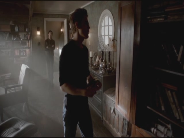 VampireDiariesWorld-dot-org-S3TVD_3x16-1912-0294.jpg