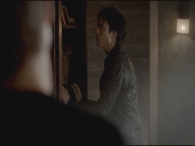 VampireDiariesWorld-dot-org-S3TVD_3x16-1912-0305.jpg