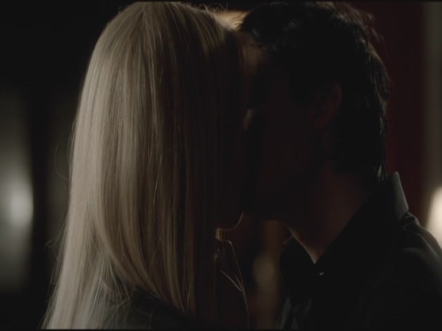 VampireDiariesWorld-dot-org-S3TVD_3x17BreakOnThrough1039.jpg