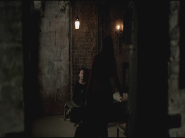 VampireDiariesWorld-dot-org-S3TVD_3x19HeartOfDarkness0017.jpg