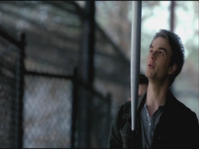 VampireDiariesWorld-dot-org-S3TVD_3x19HeartOfDarkness0461.jpg