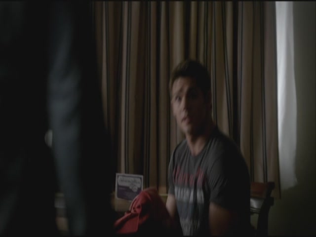 VampireDiariesWorld-dot-org-S3TVD_3x19HeartOfDarkness0517.jpg
