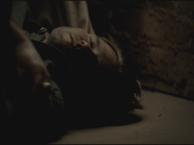 VampireDiariesWorld-dot-org-S3TVD_3x19HeartOfDarkness0913.jpg