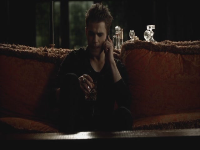 VampireDiariesWorld-dot-org-S3TVD_3x19HeartOfDarkness0939.jpg